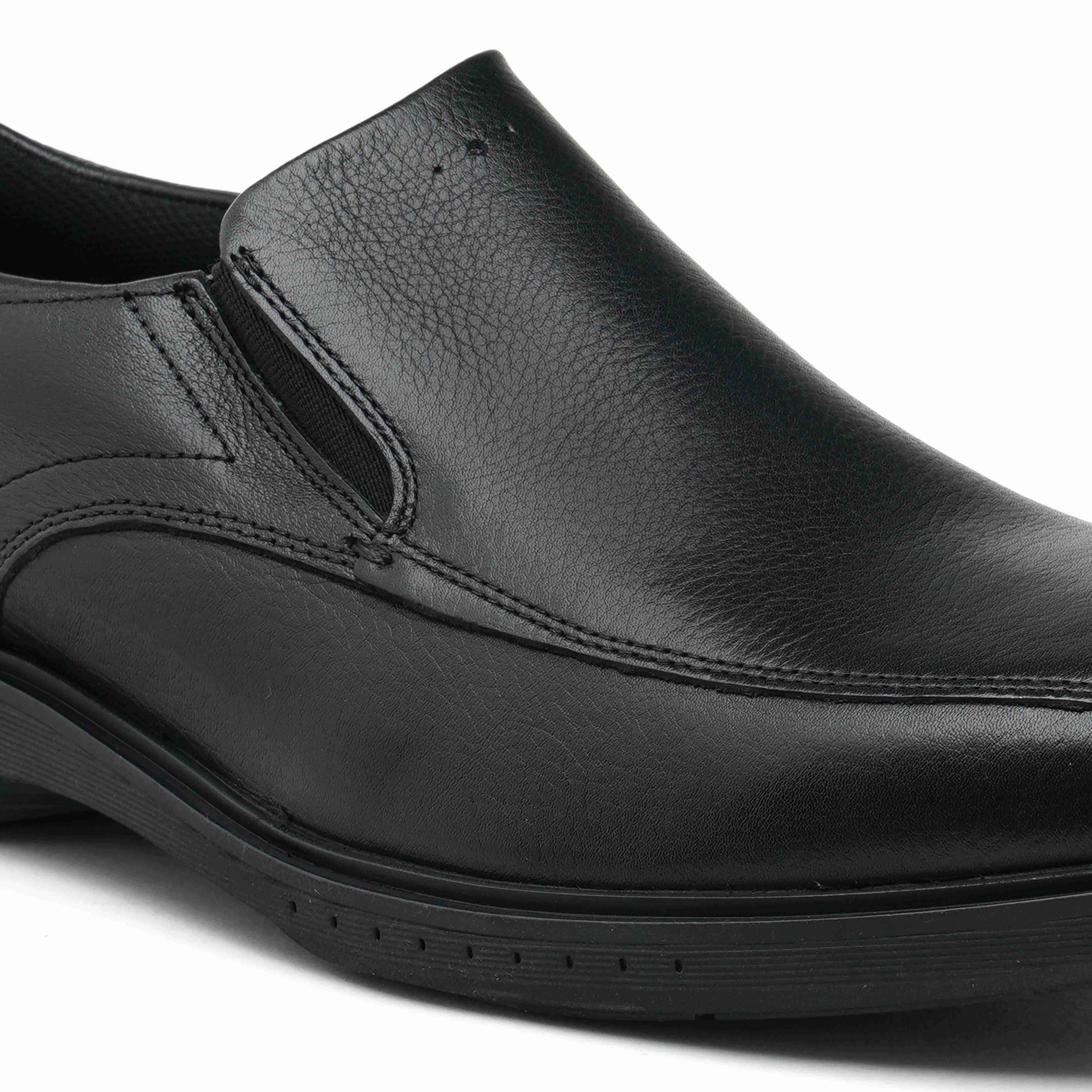 The Trevor Black Men Dress Shoe Florsheim