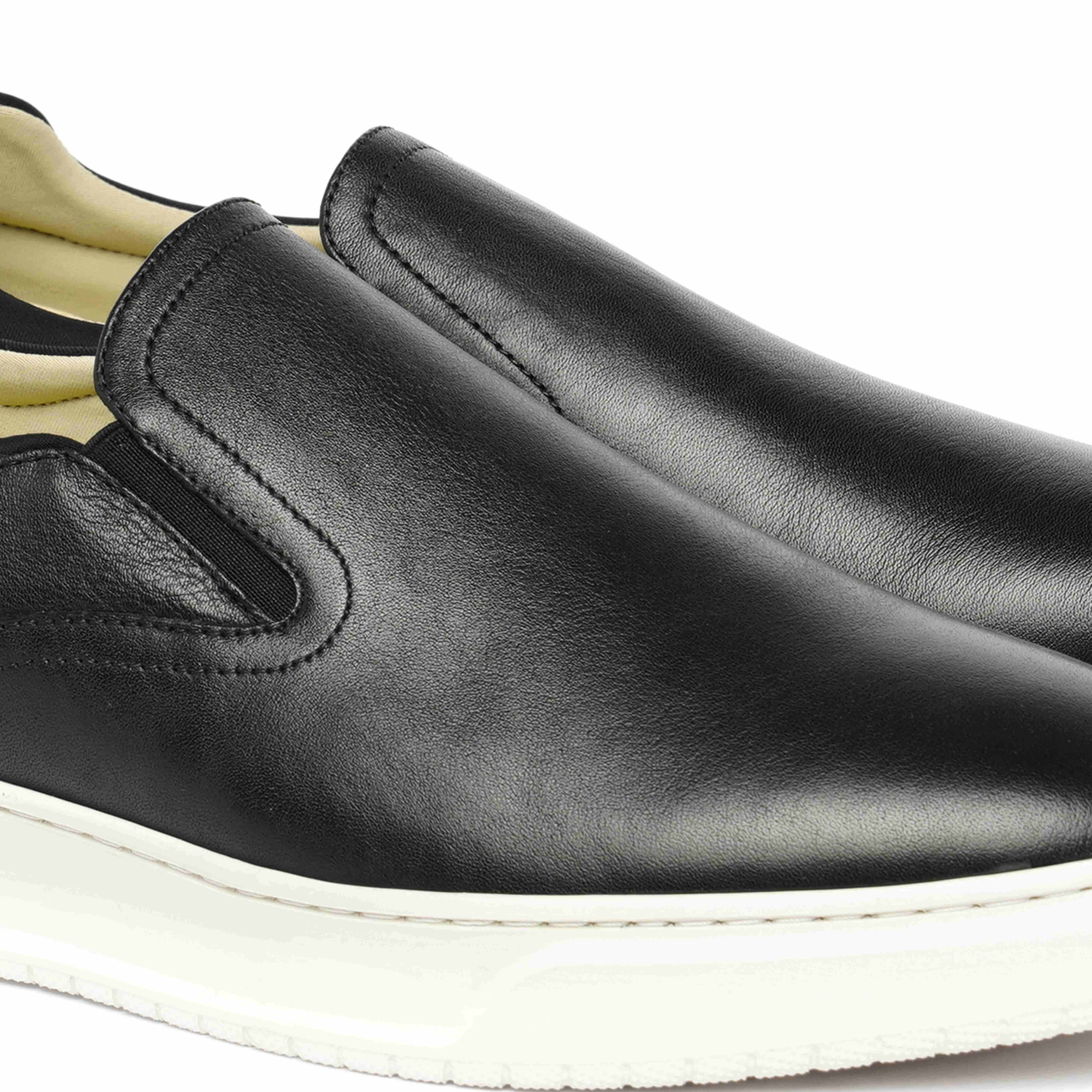 The Plain Toe Black Men Casual Florsheim