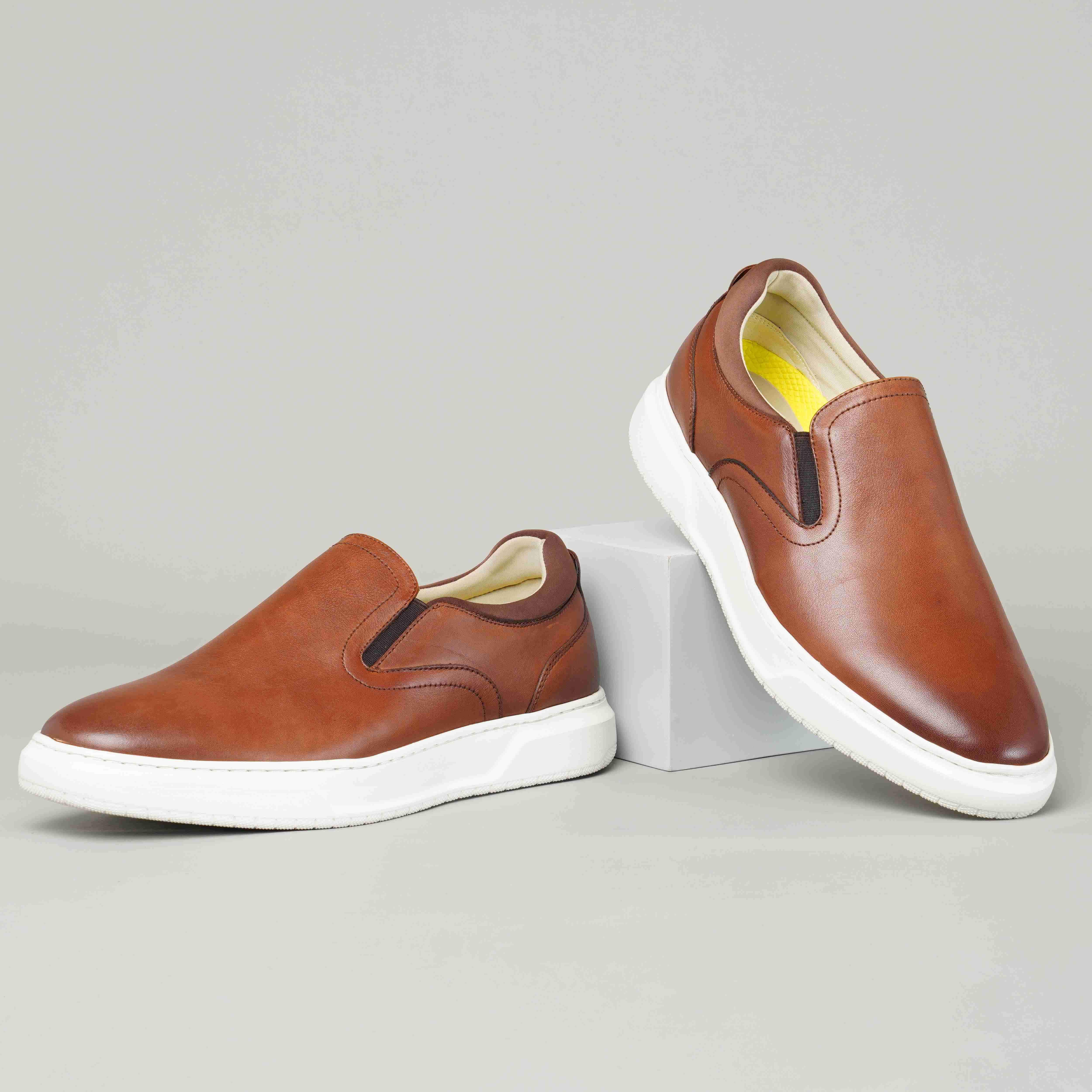The Plain Toe Tan Men Casual Florsheim