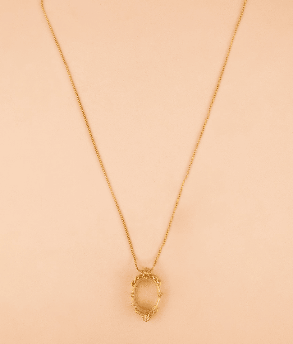 Treasure Memory Crest Pendant Necklace