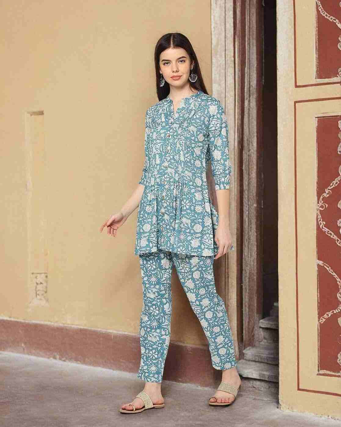 FUSION | Women Floral Print Straight Kurta with Pants|0