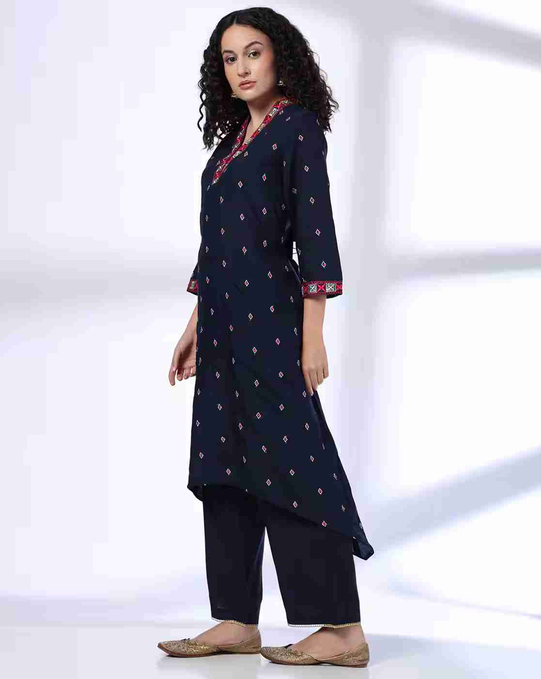 FUSION | Women Embroidered Kite Shaped Kurta & Pants Set|1