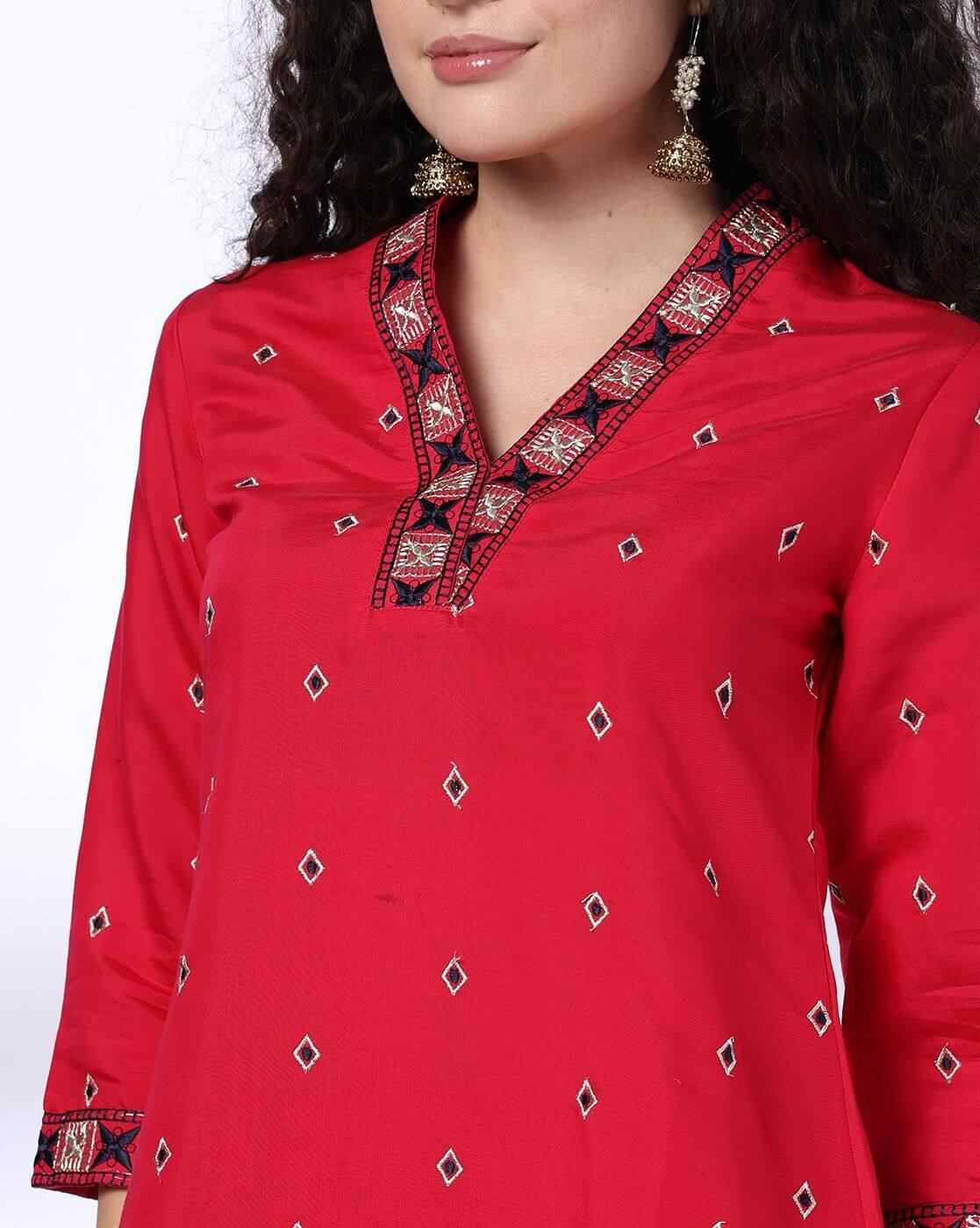 FUSION | Women Embroidered Kite Shaped Kurta & Pants Set|3