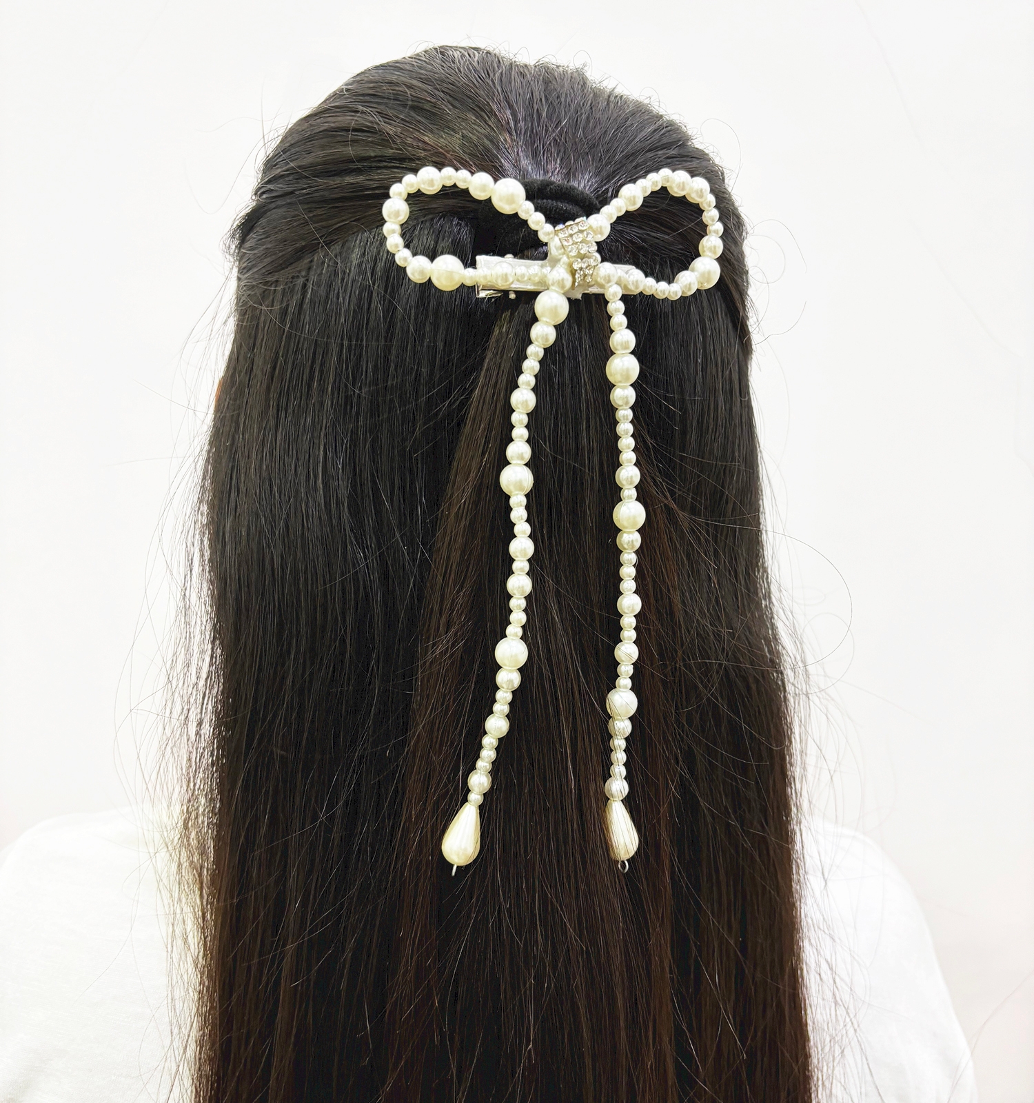 Lime By Manika | Pearls Bow- Off White undefined