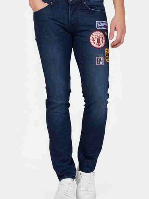 Lightly Washed Jeans with Applique