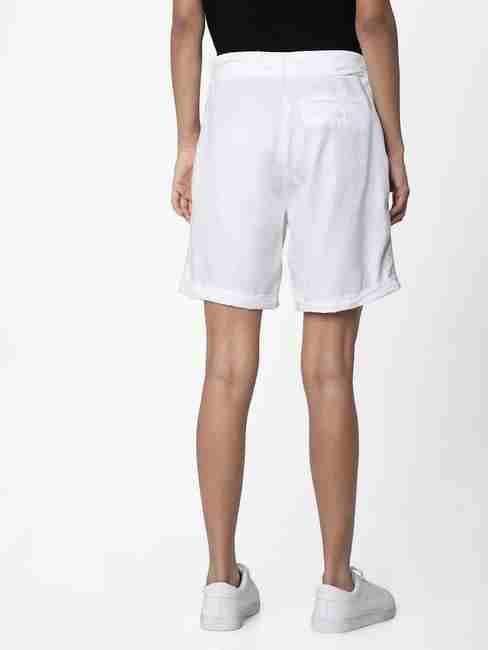 Woman Shorts with Waist Tie-up