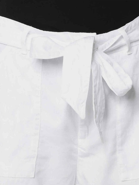 Woman Shorts with Waist Tie-up