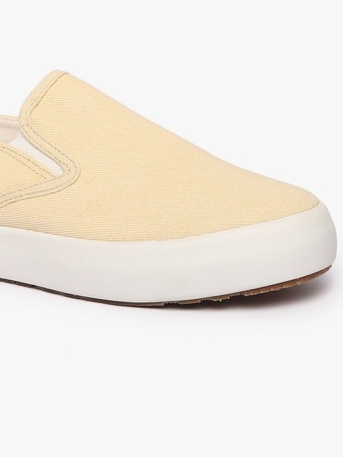 Slip-On Casual Shoes with Elasticated Gussets