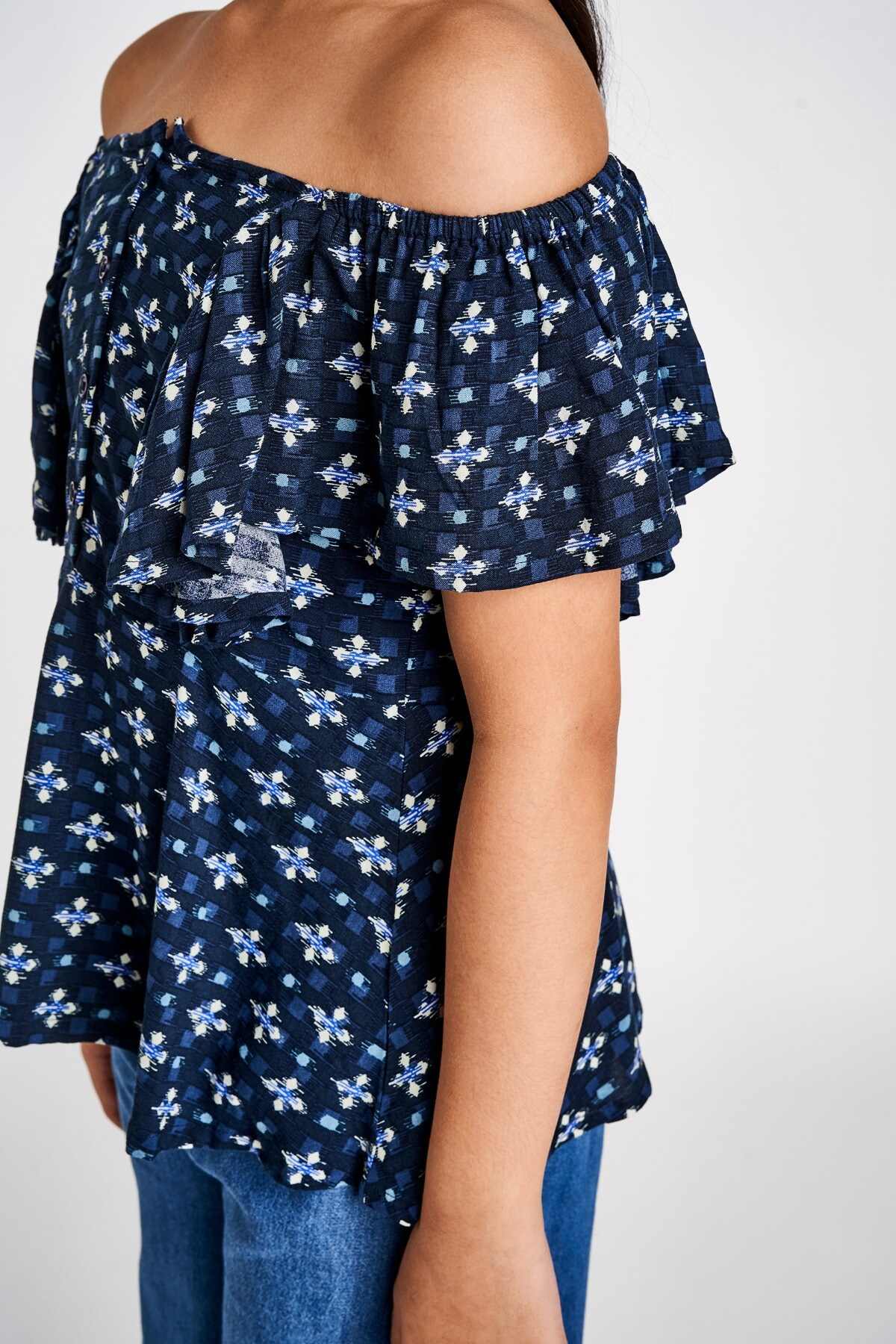 NAVY TOP