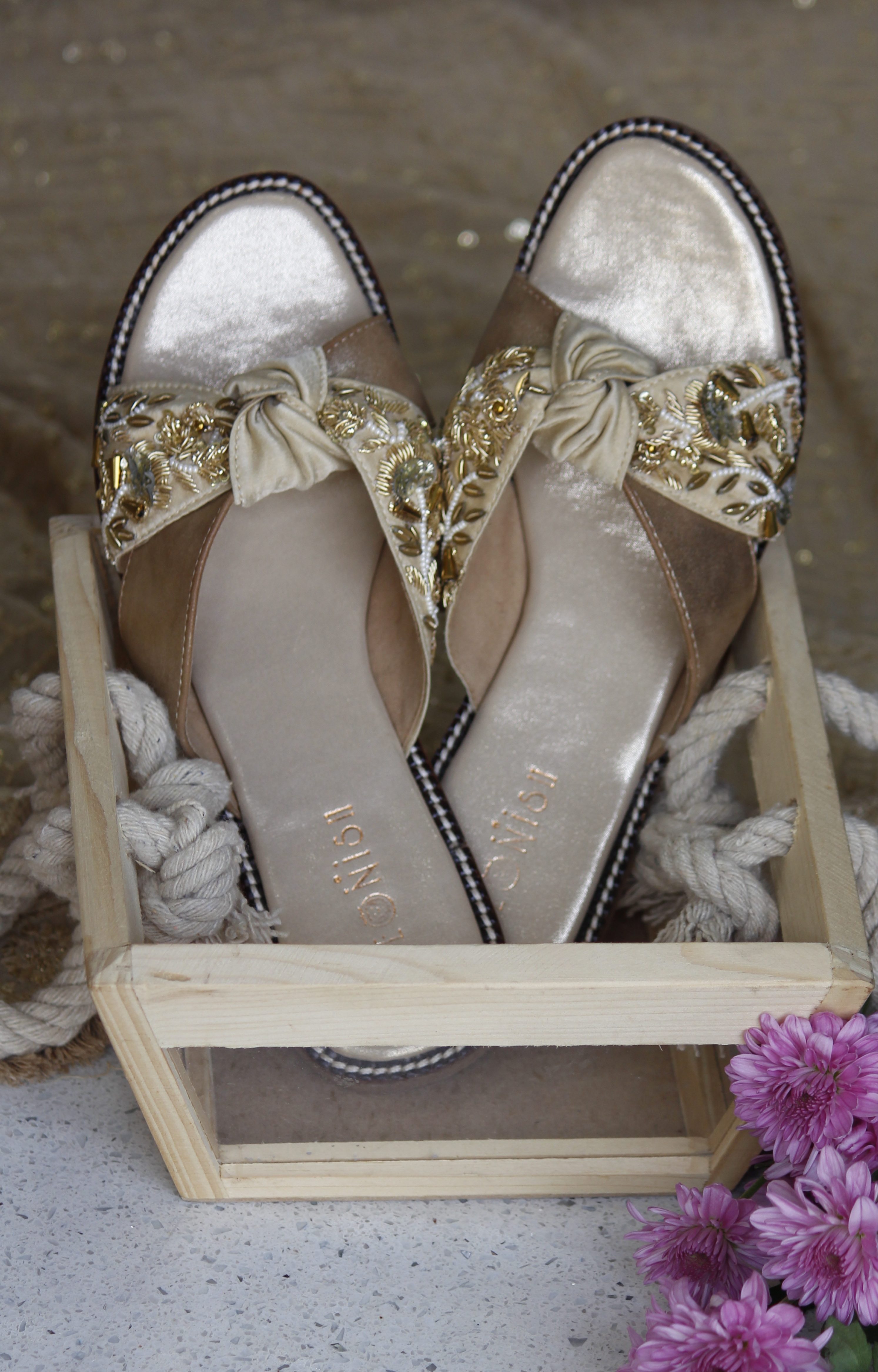 Knotted Bow Flats - Gold