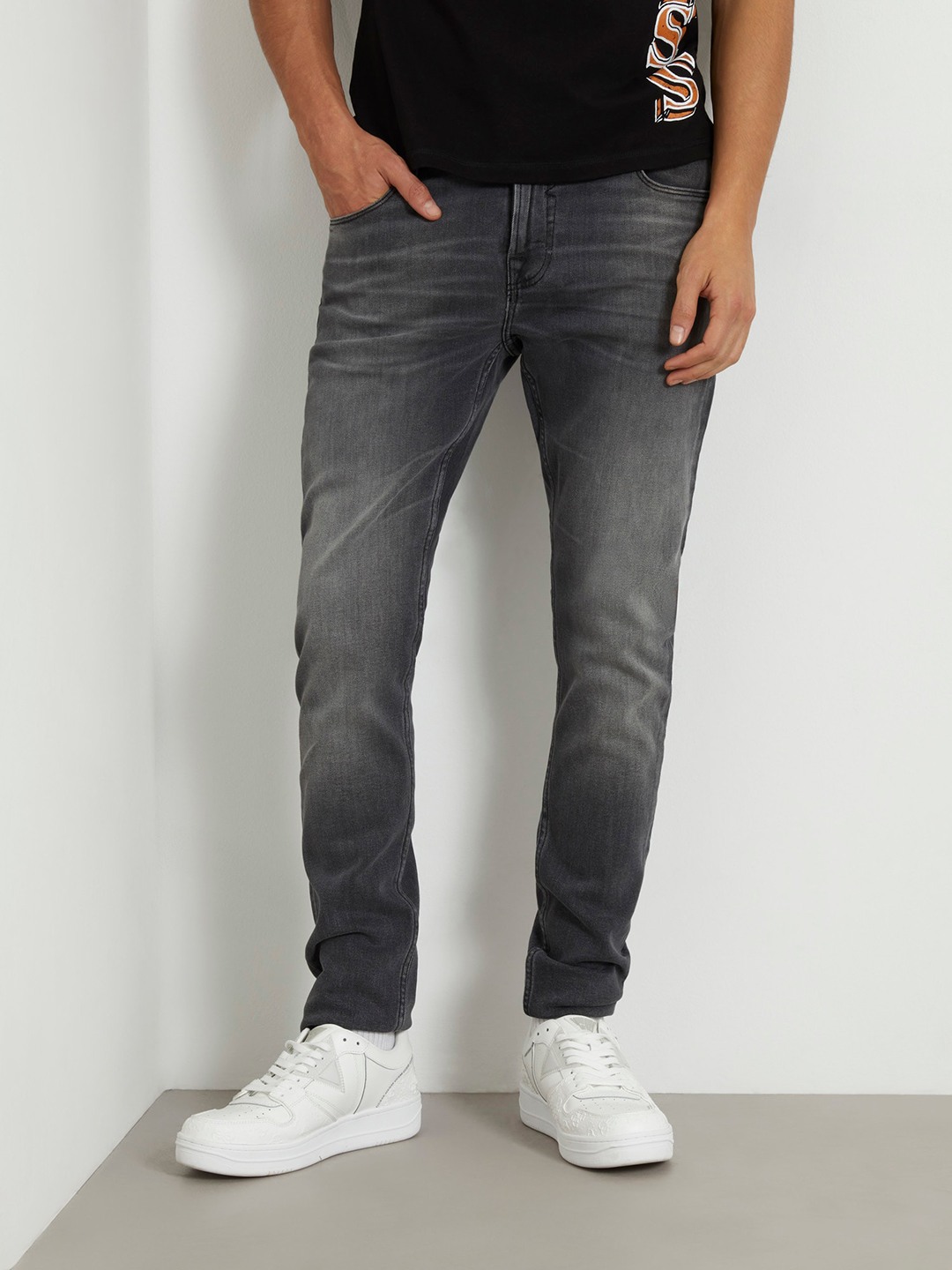Men Grey Solid Mid-Rise Ankle Length Jeans