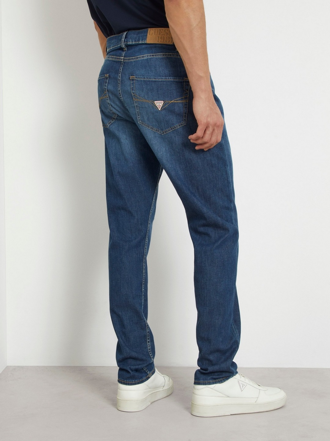 Guess Men Blue Washed Mid-Rise Full Length Jeans