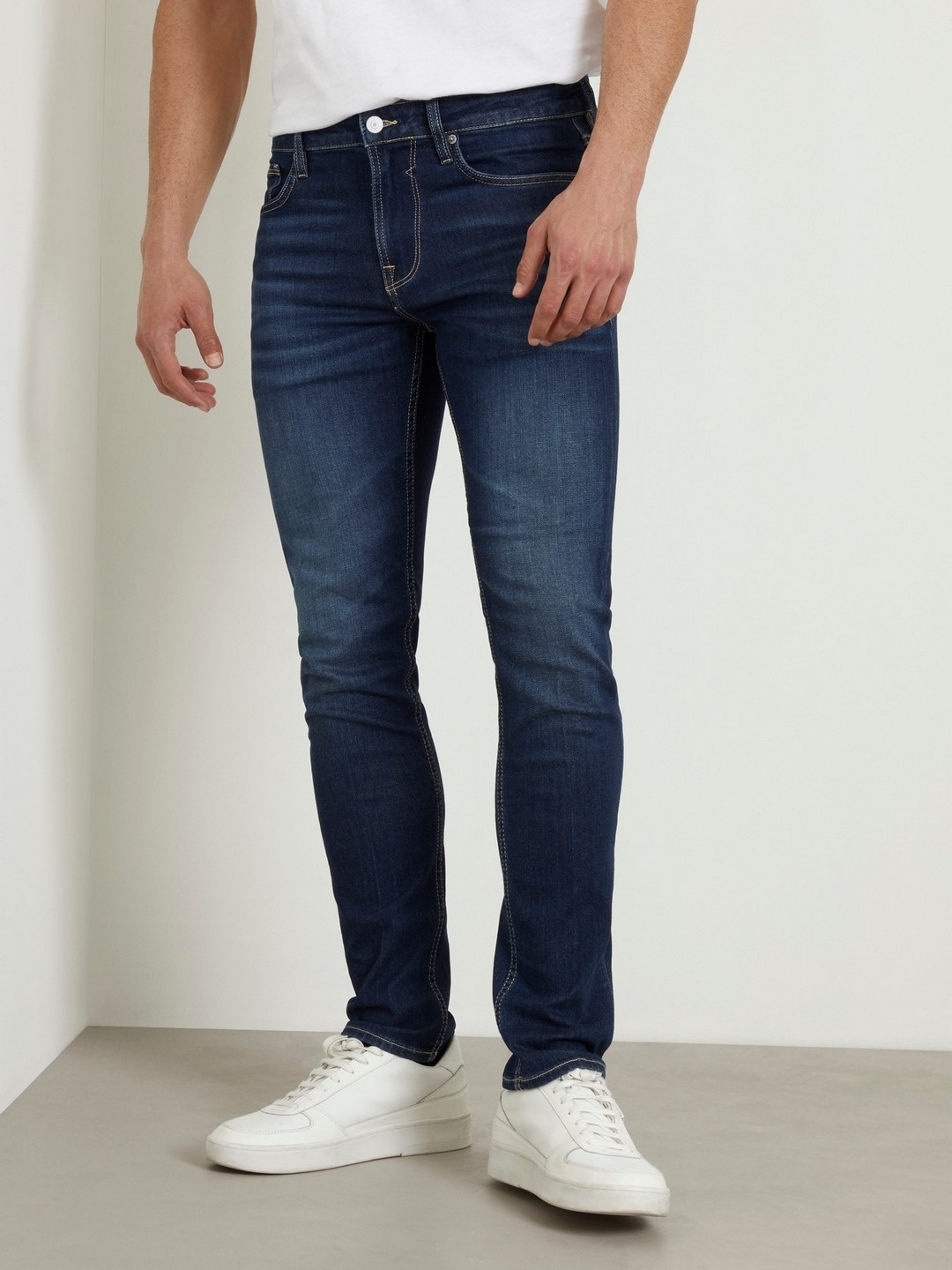 Blue Cotton Blend Solid Slim Fit Jeans