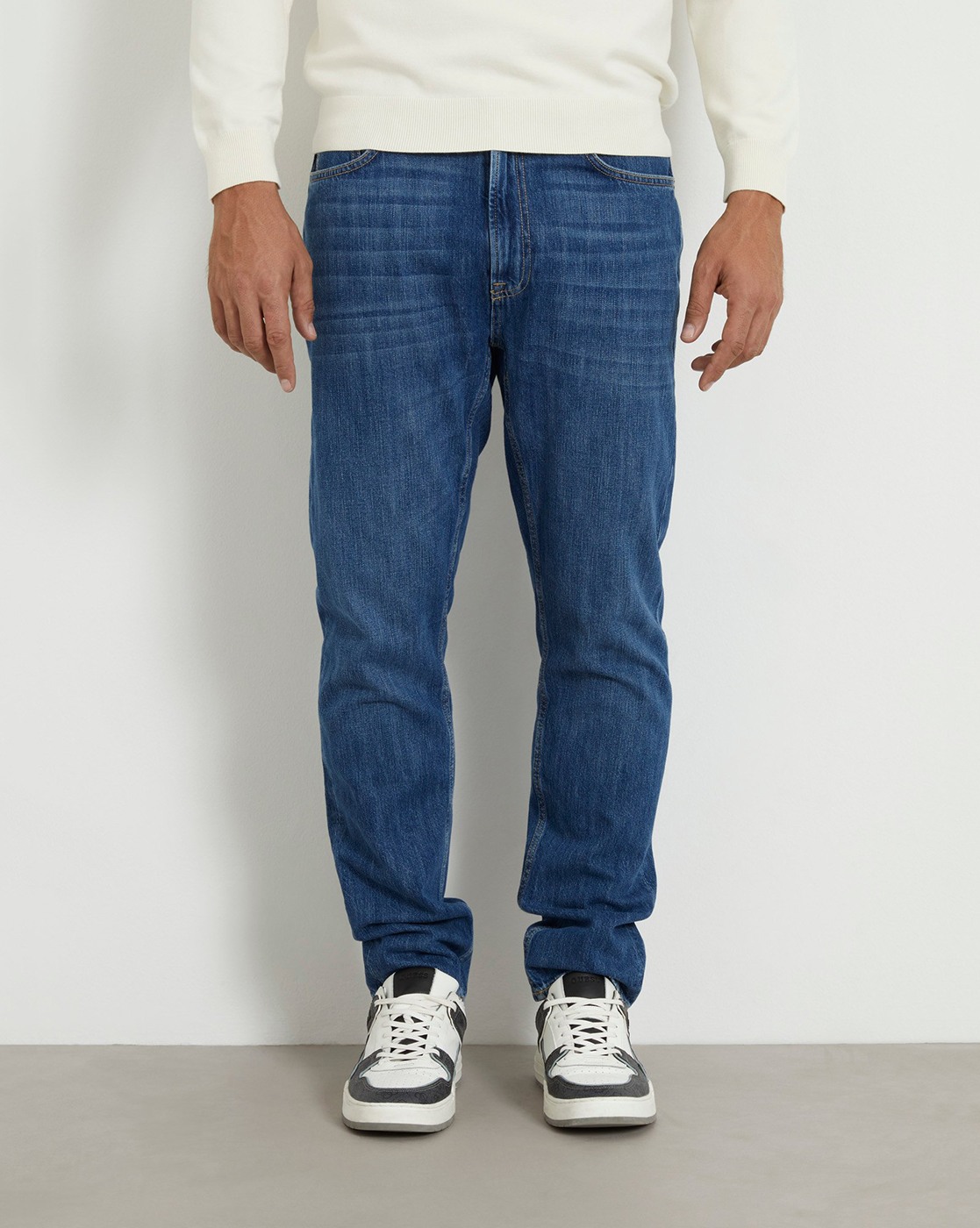 Men's Blue Cotton Solid Relaxed Fit Jeans
