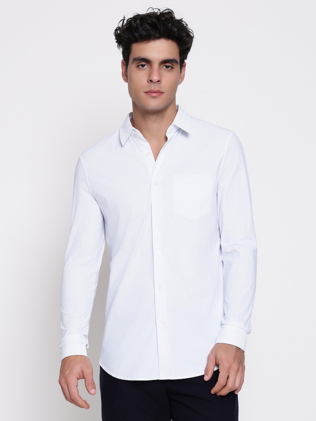 Guess Men Sunset Tech Super Stretch Micro Dots Blue Ditsy Spread Collar Slim Fit Shirt