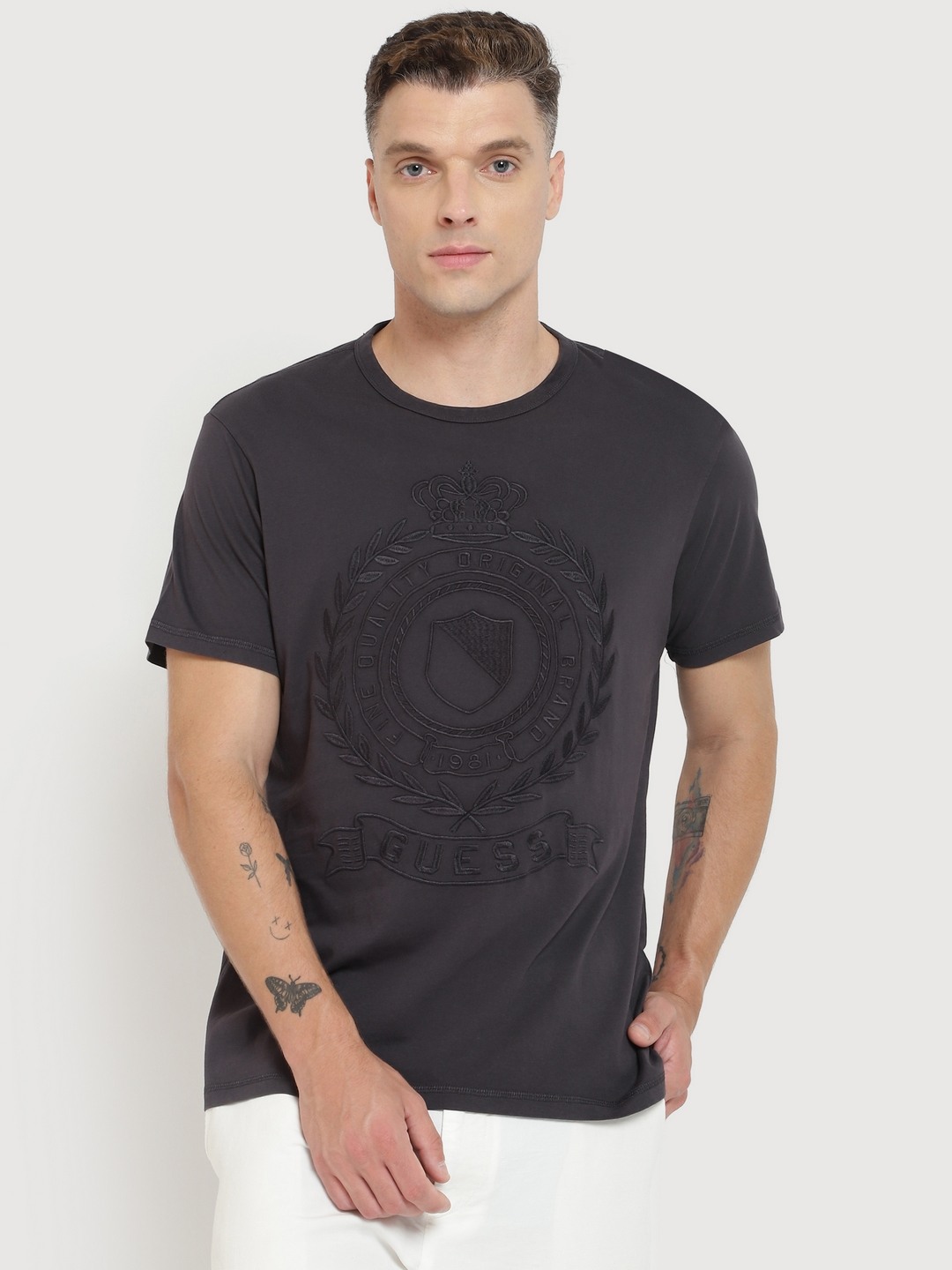 Black Embroidered Round Neck Short Sleeves T-shirt