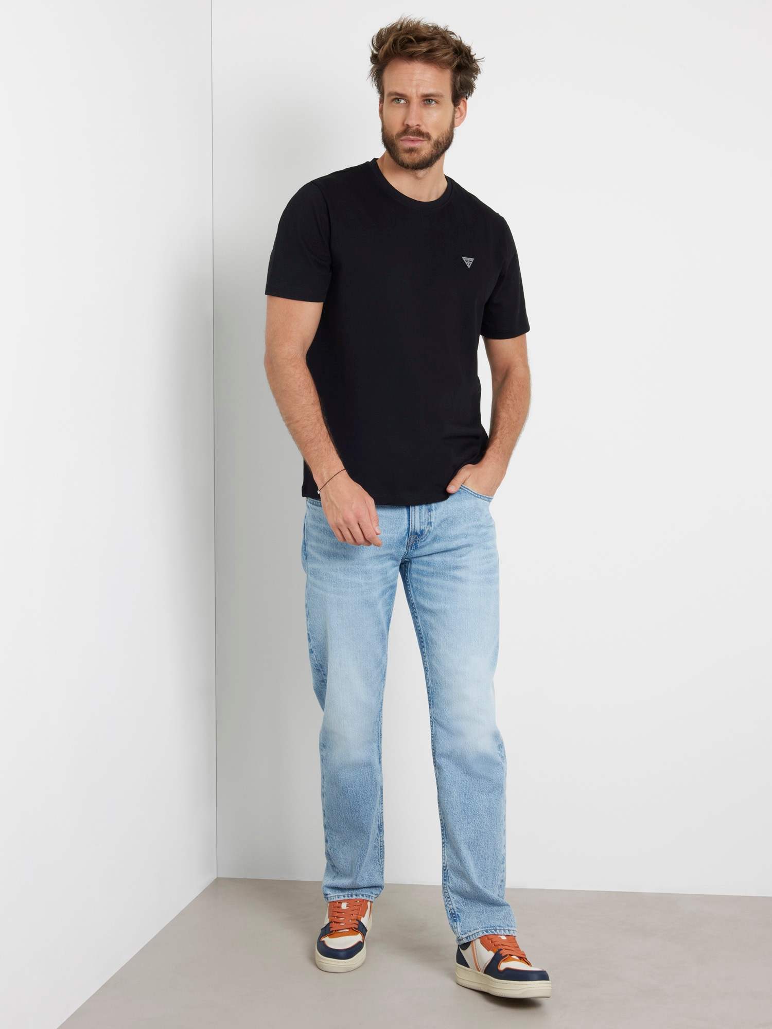 Guess Men's Black Solid Round Neck Short Sleeves T-Shirt