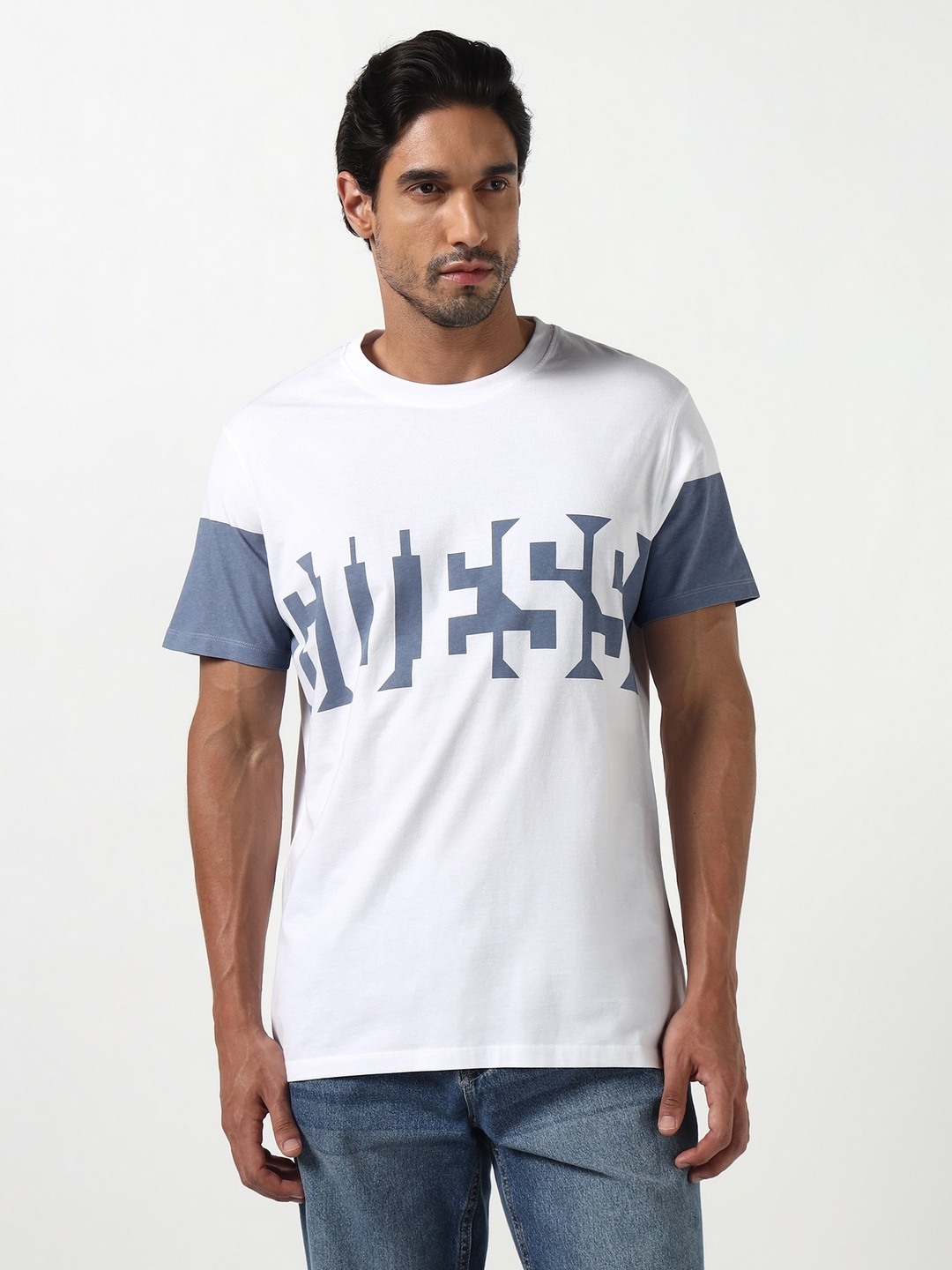 Guess Men White Printed Round Neck Knit Regular Fit T-Shirt