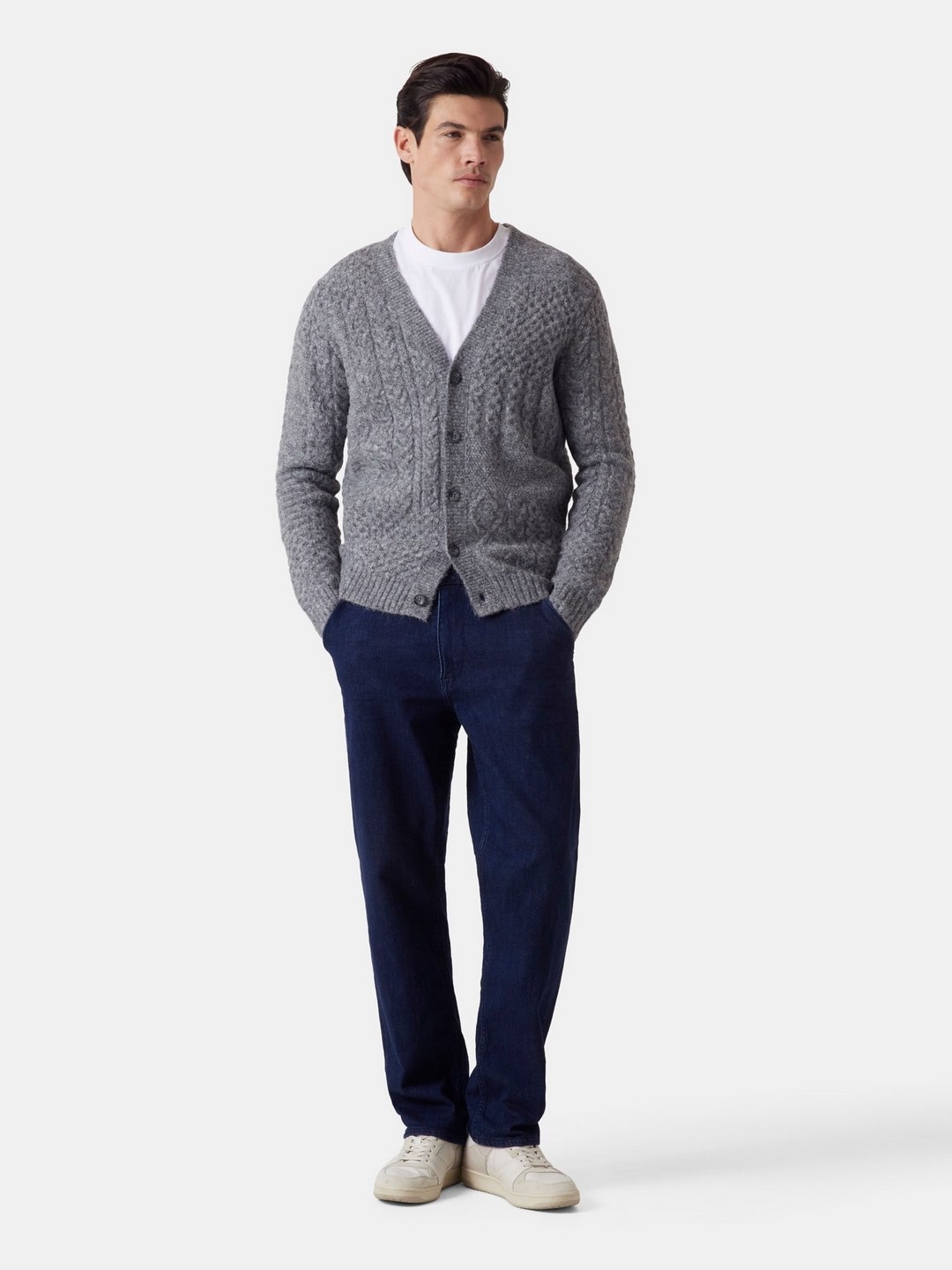 Guess Men Solid Relaxed Fit Mid-Rise Jeans