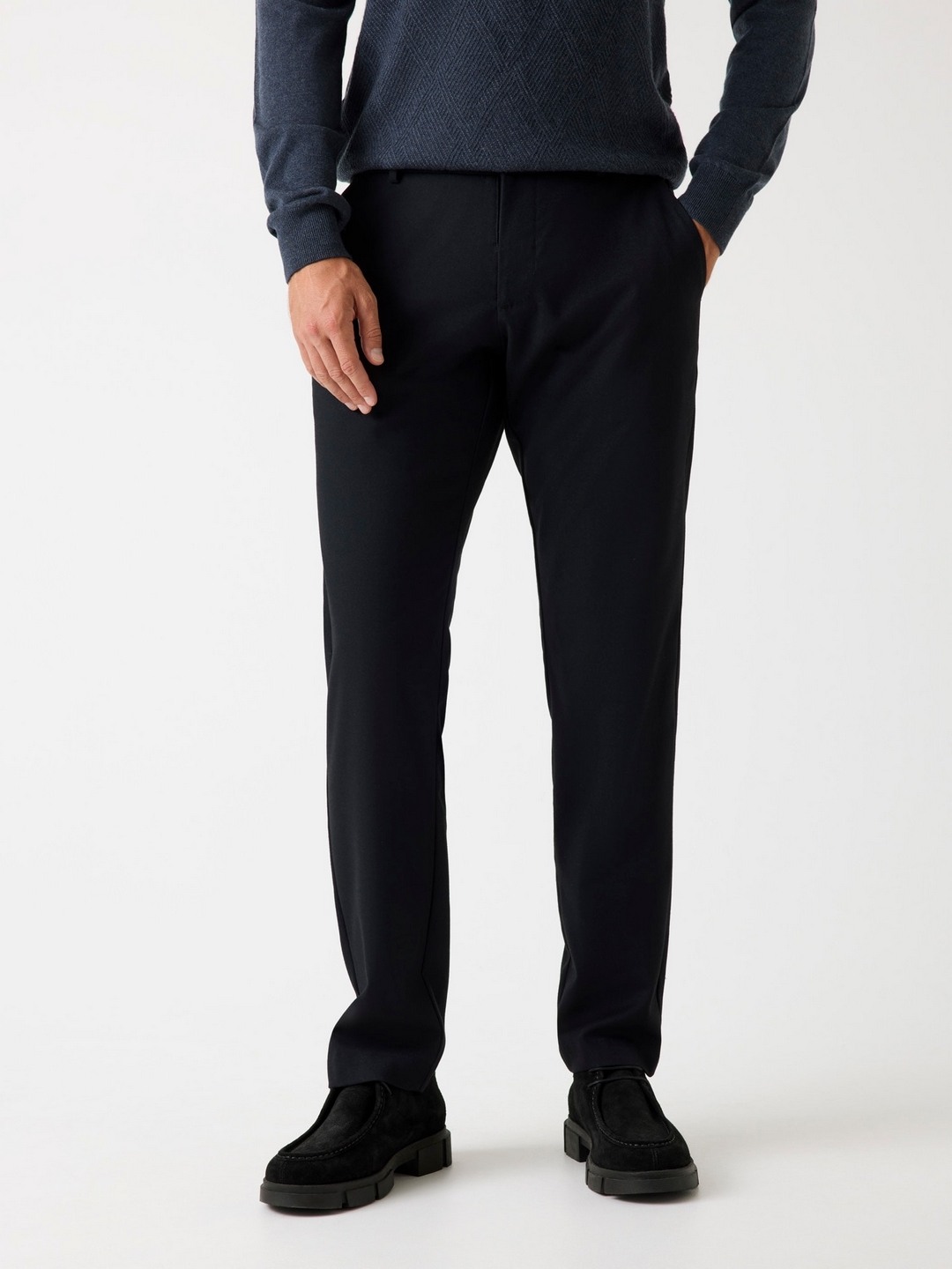 Guess Men Solid Slim Fit Mid-Rise Trousers