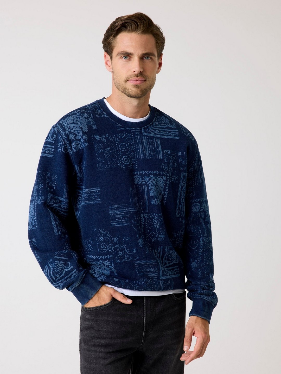 Guess Men Paisley Round Neck Long Sleeves Sweatshirt