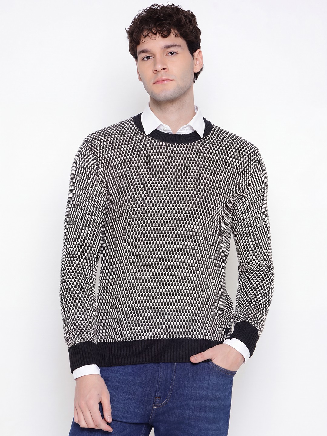 Guess Men Knitted Round Neck Long Sleeves Sweater