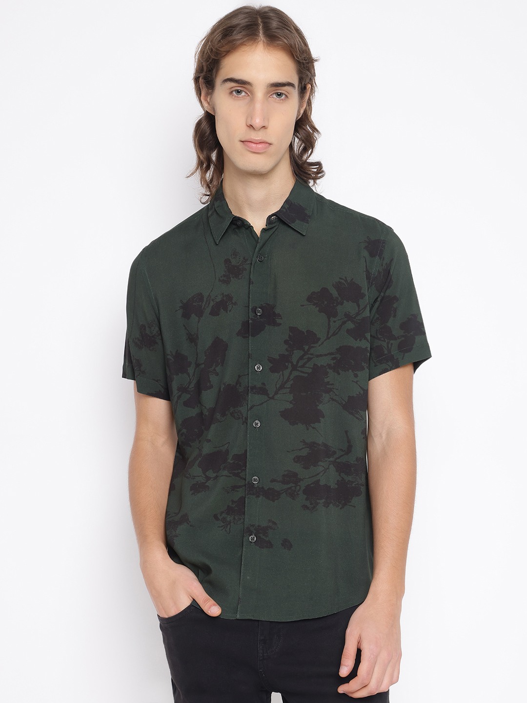 Guess Men's Green Printed Spread Collar Short Sleeves Shirt