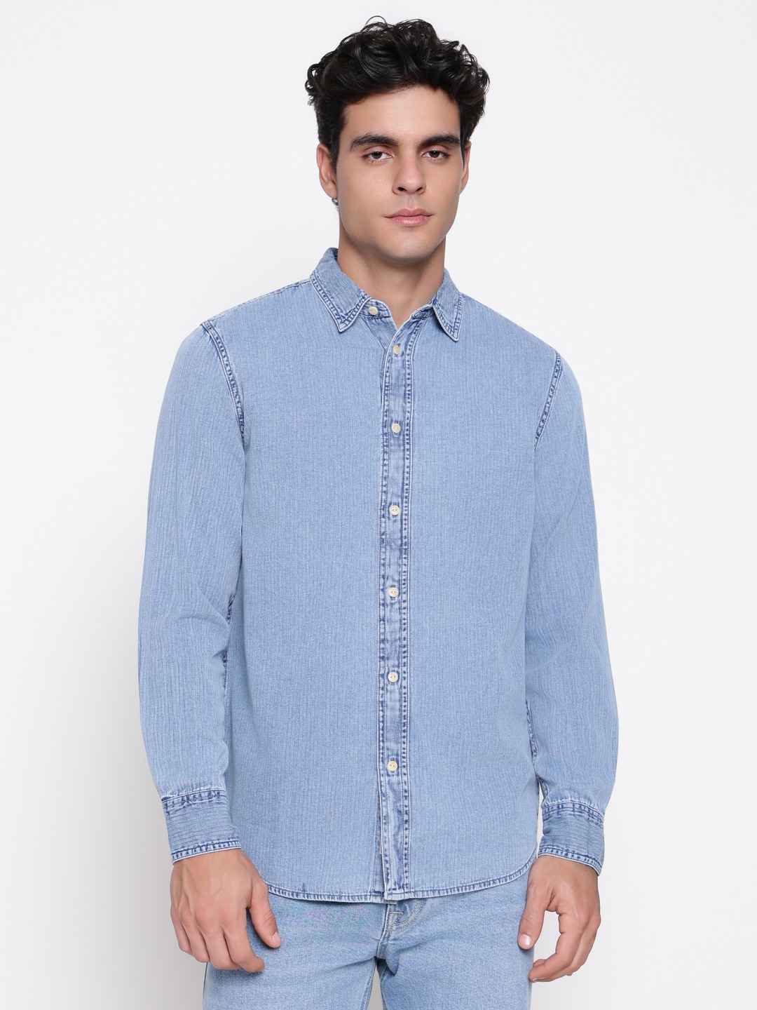 Guess Men Ronnie Tanker Washed Spread Collar Regular Fit Shirt