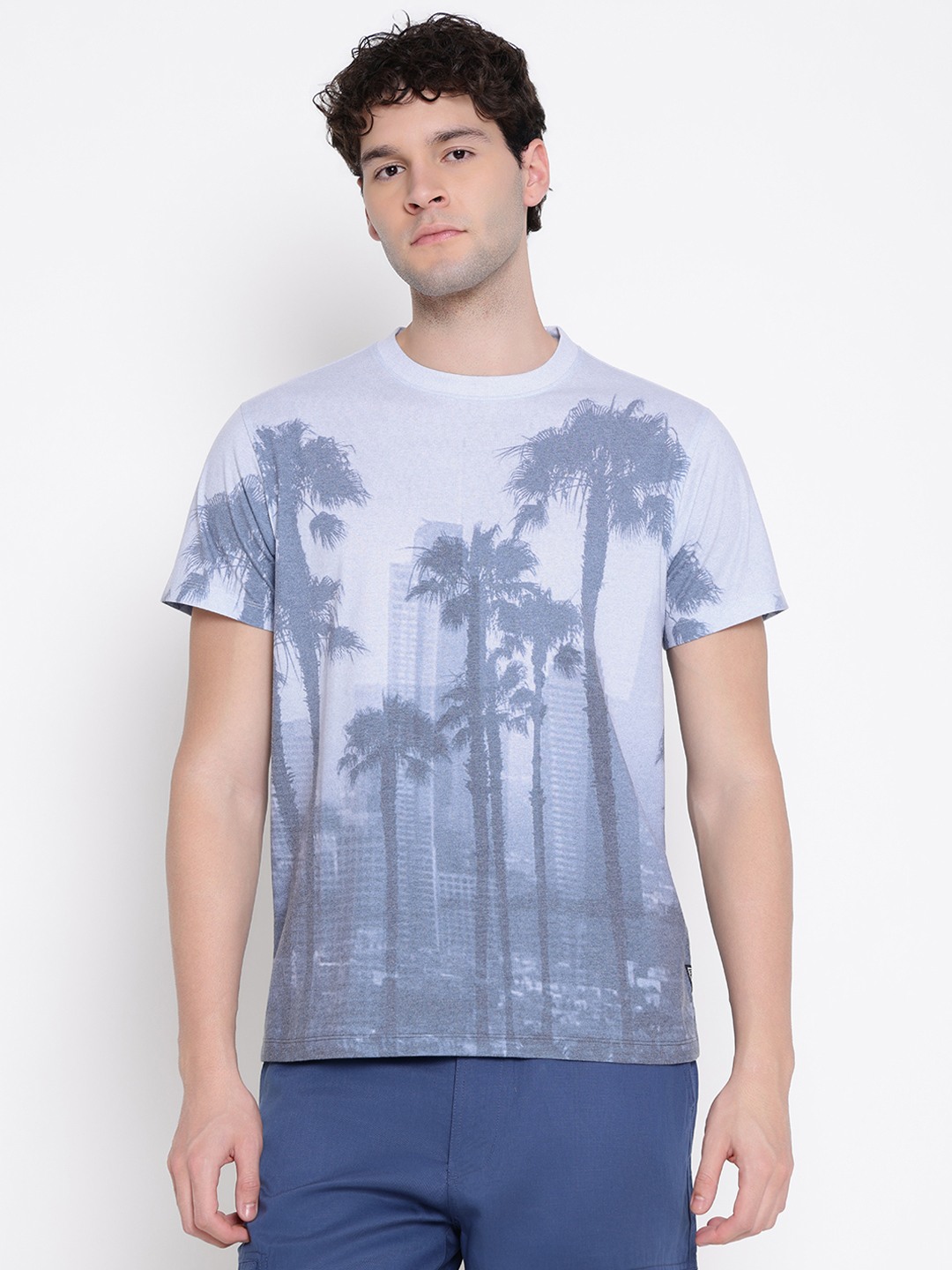 Guess Men Typography Print Round Neck Short Sleeves T-Shirt