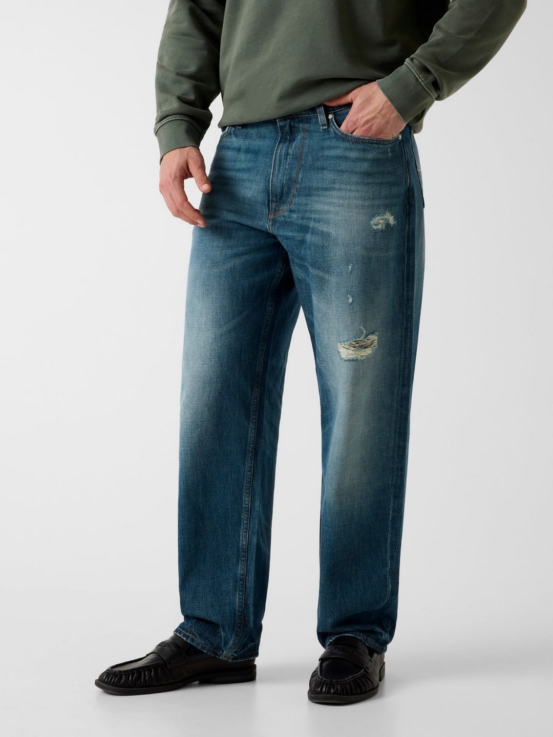 Guess Men Jett Baggy Blue Solid Relaxed Fit Mid Rise Jeans