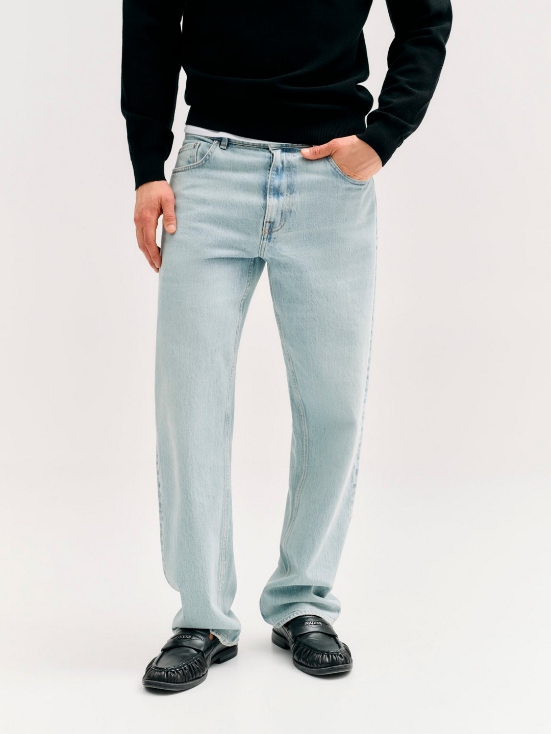 Guess Men Damon Blue Solid Relaxed Fit Mid Rise Jeans