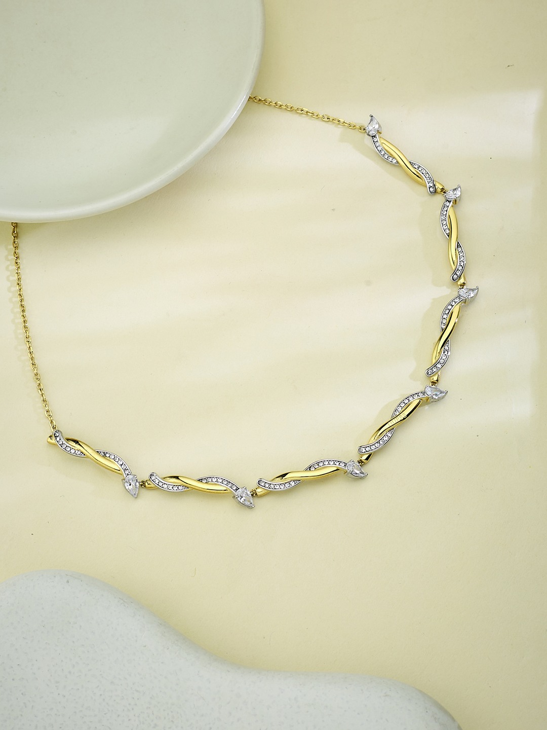 Guess Women Stainless Steel Zircon Twist Necklace