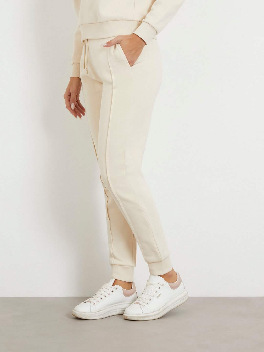 Women Vanilla Blush Solid Brushed Fleece Joggers