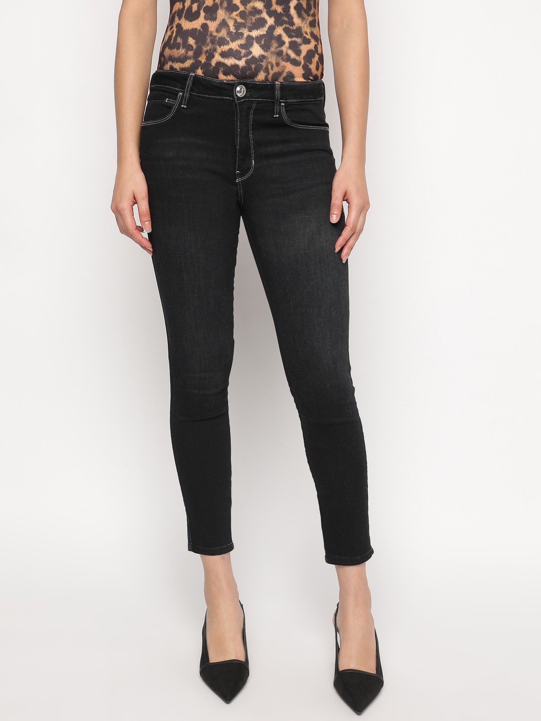 Black Solid Skinny Fit Sexy Curve Plume Jeans