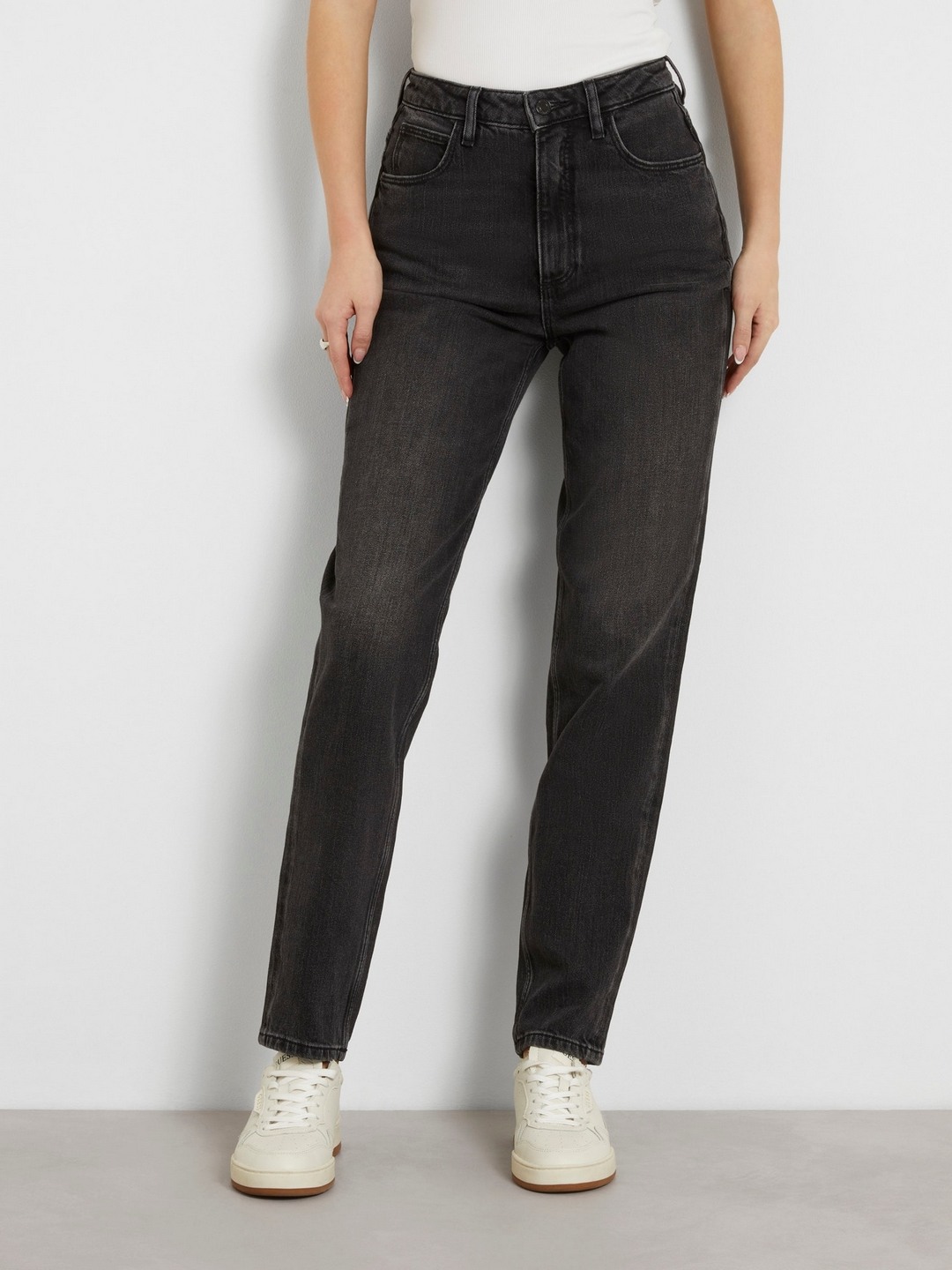 Black Solid Relaxed Fit Jeans