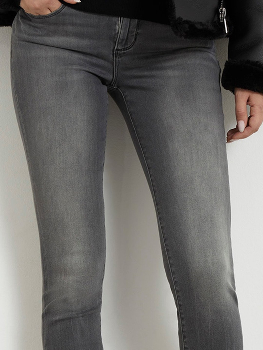 Women Grey Solid Mid-Rise Skinny Fit Jeans