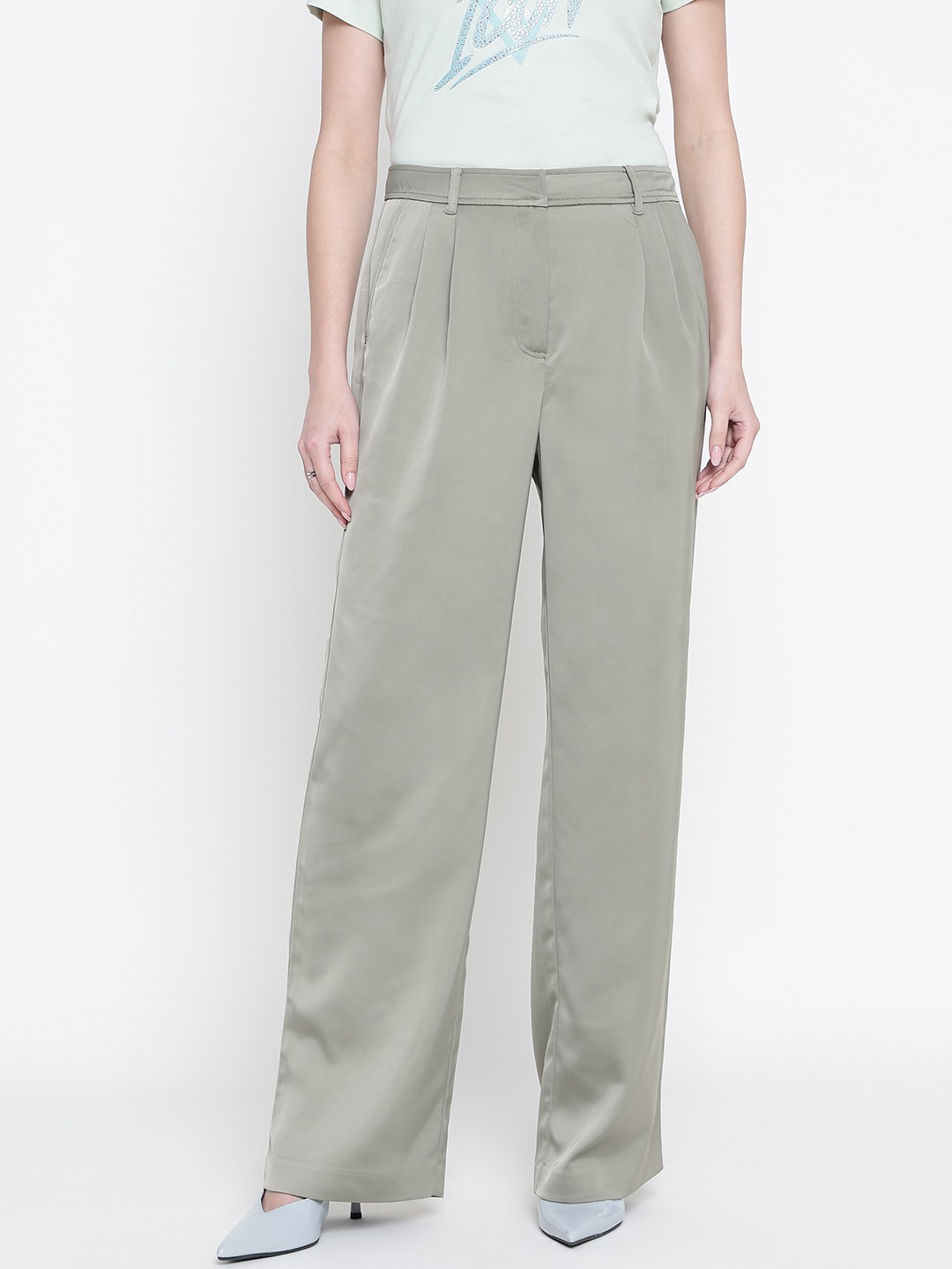 Women Olive Solid Regular Fit Trouser