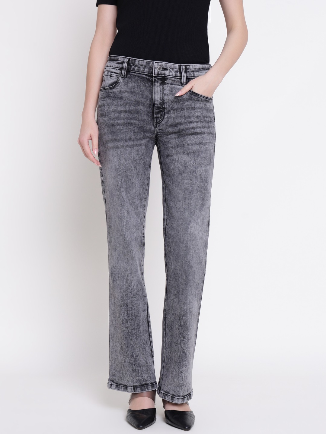 Guess Women Tourmaline Light Solid Straight Fit Denim Jeans