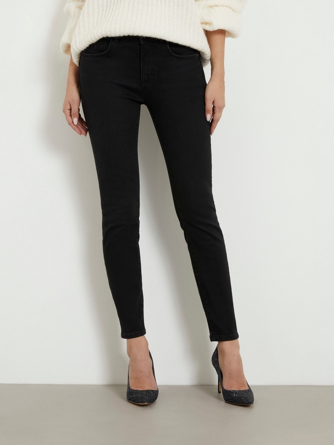 Black Cotton Blend Solid Skinny Fit Jeans