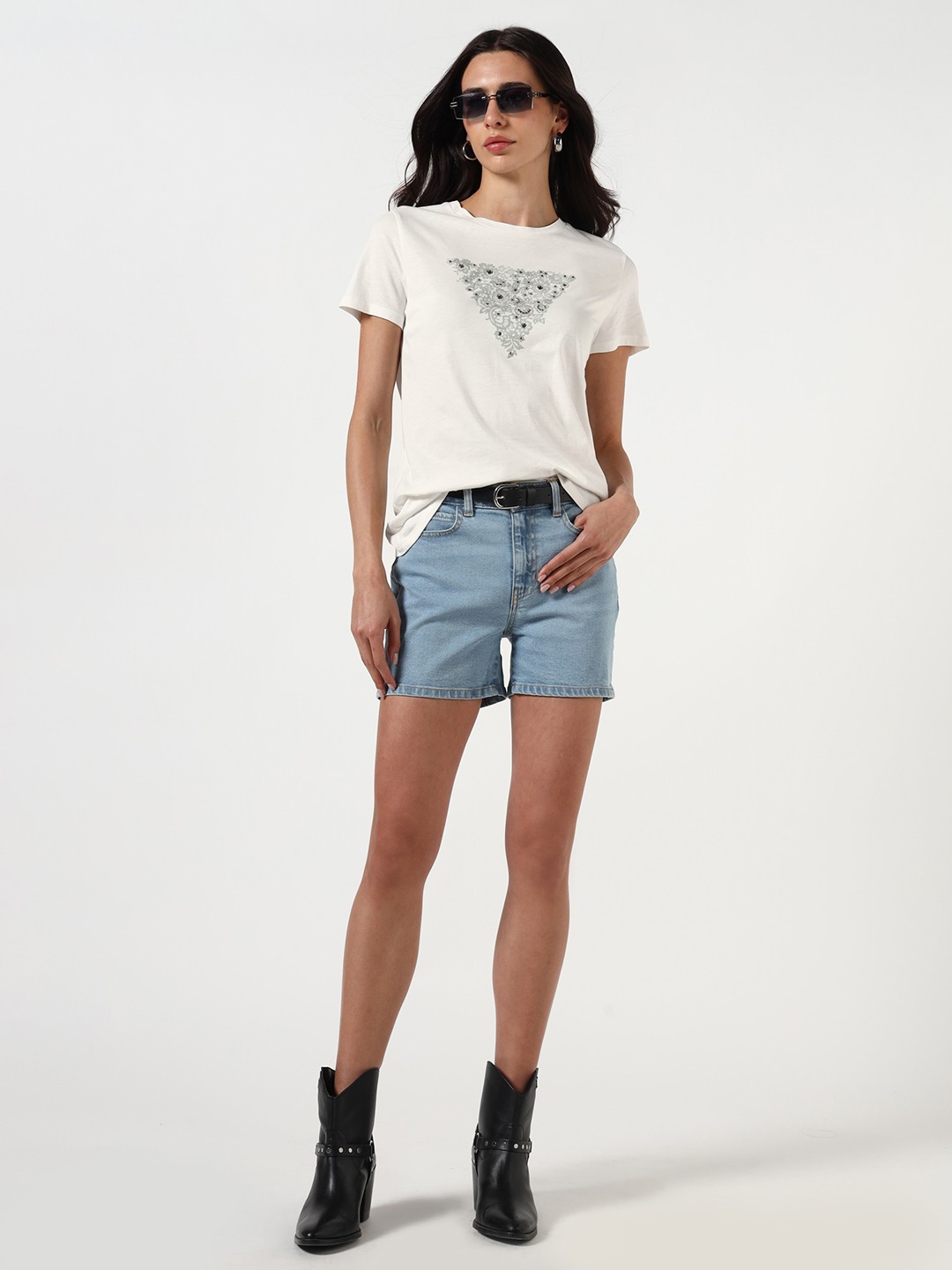 Guess Women Graphic Floral Round Neck Short Sleeves T-Shirt