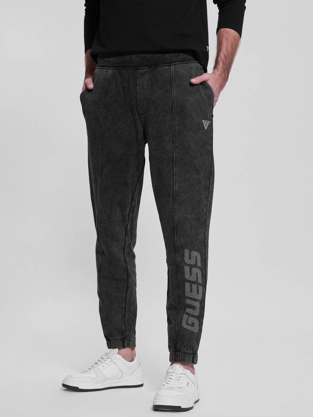 Men Black Washed Mid-Rise Ankle Length Joggers