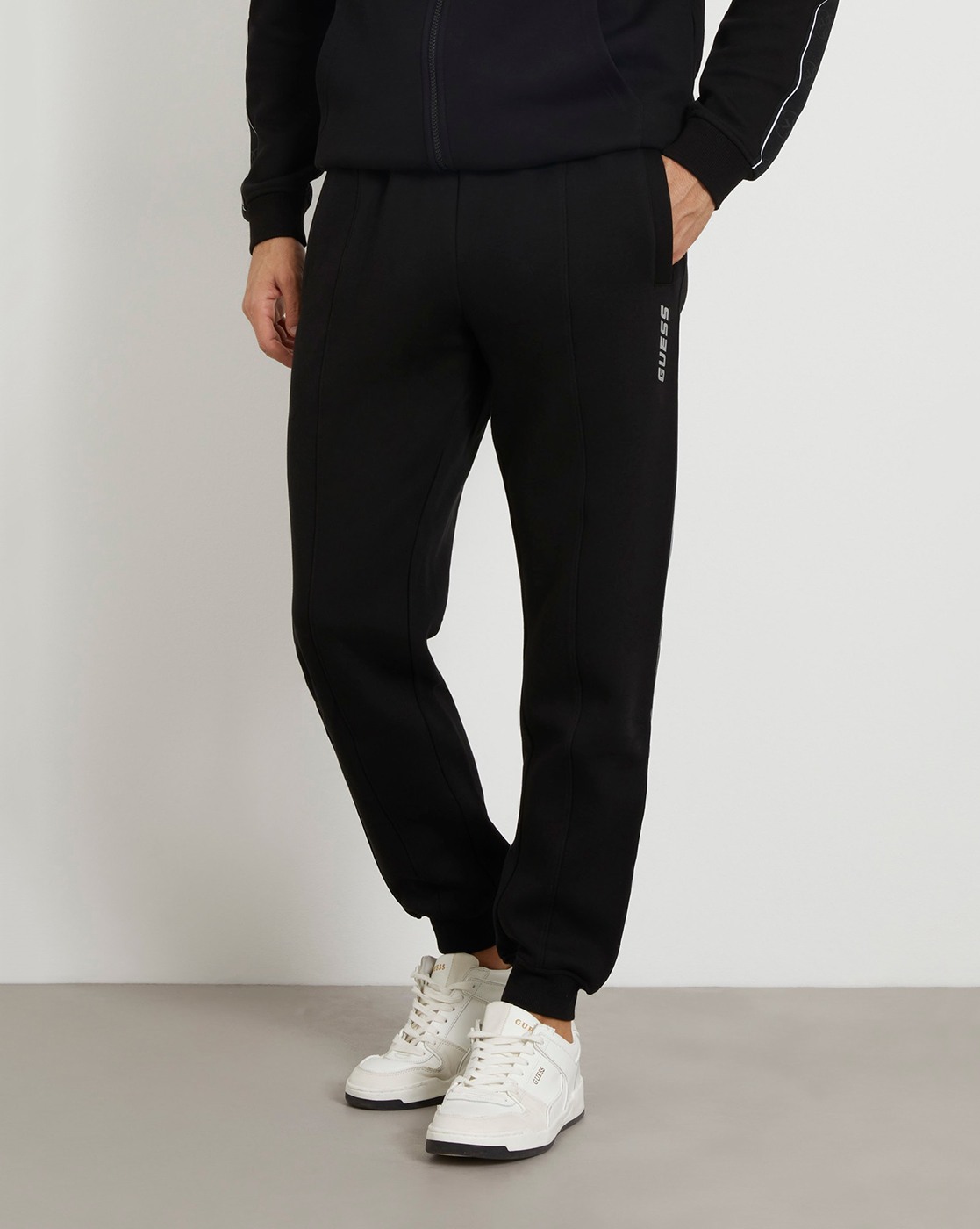 Guess Men's Black Polycotton Solid Regular Fit Joggers