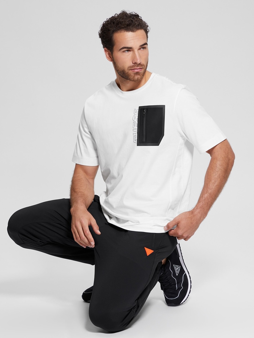 Guess Men's Black Solid Mid-Rise Regular Fit Joggers