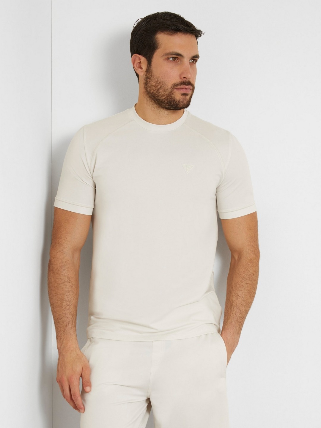 Guess Men Off White Printed Round Neck Short Sleeves T-Shirt