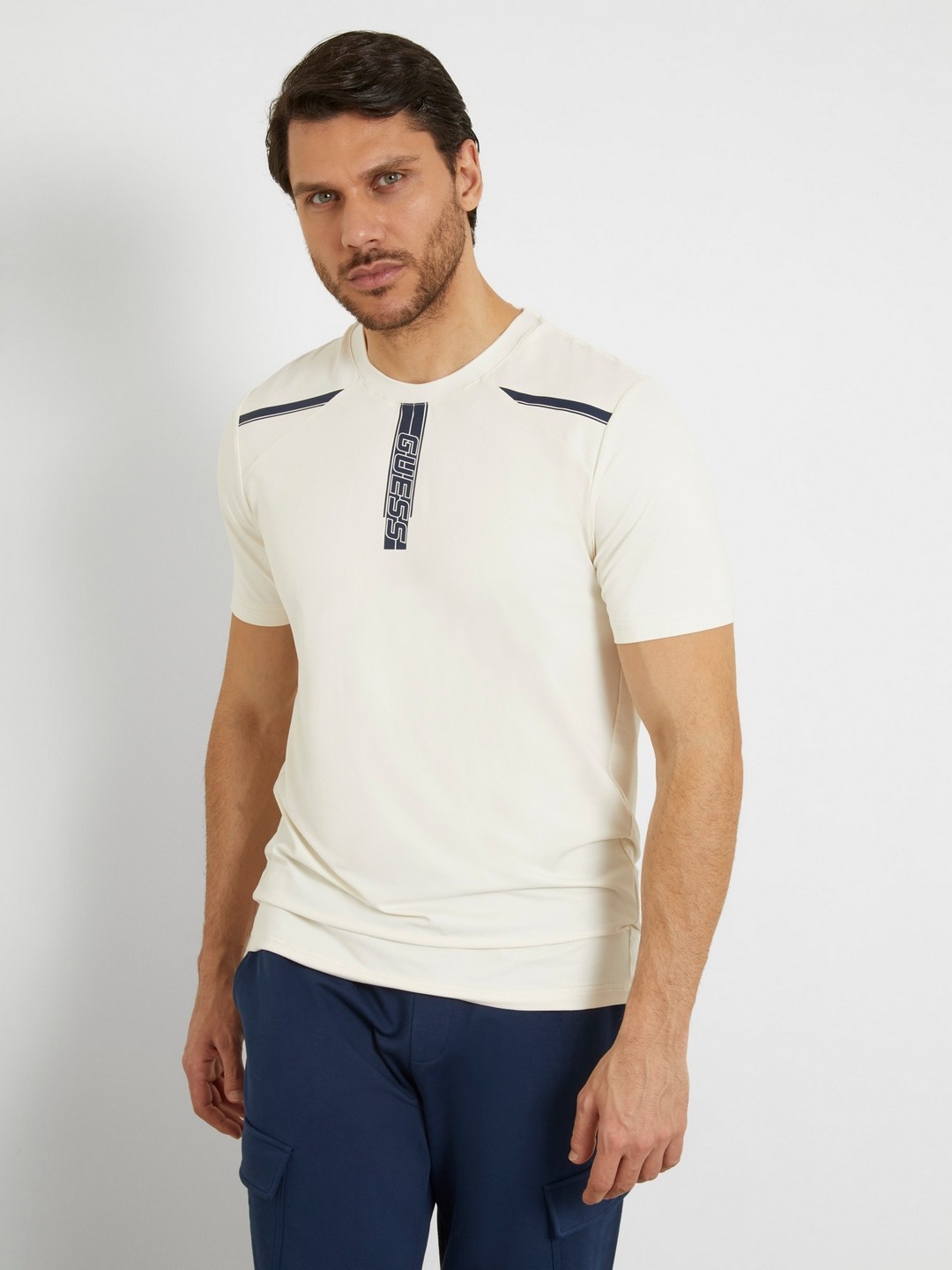 Guess Men Off White Solid Round Neck Short Sleeves T-Shirt