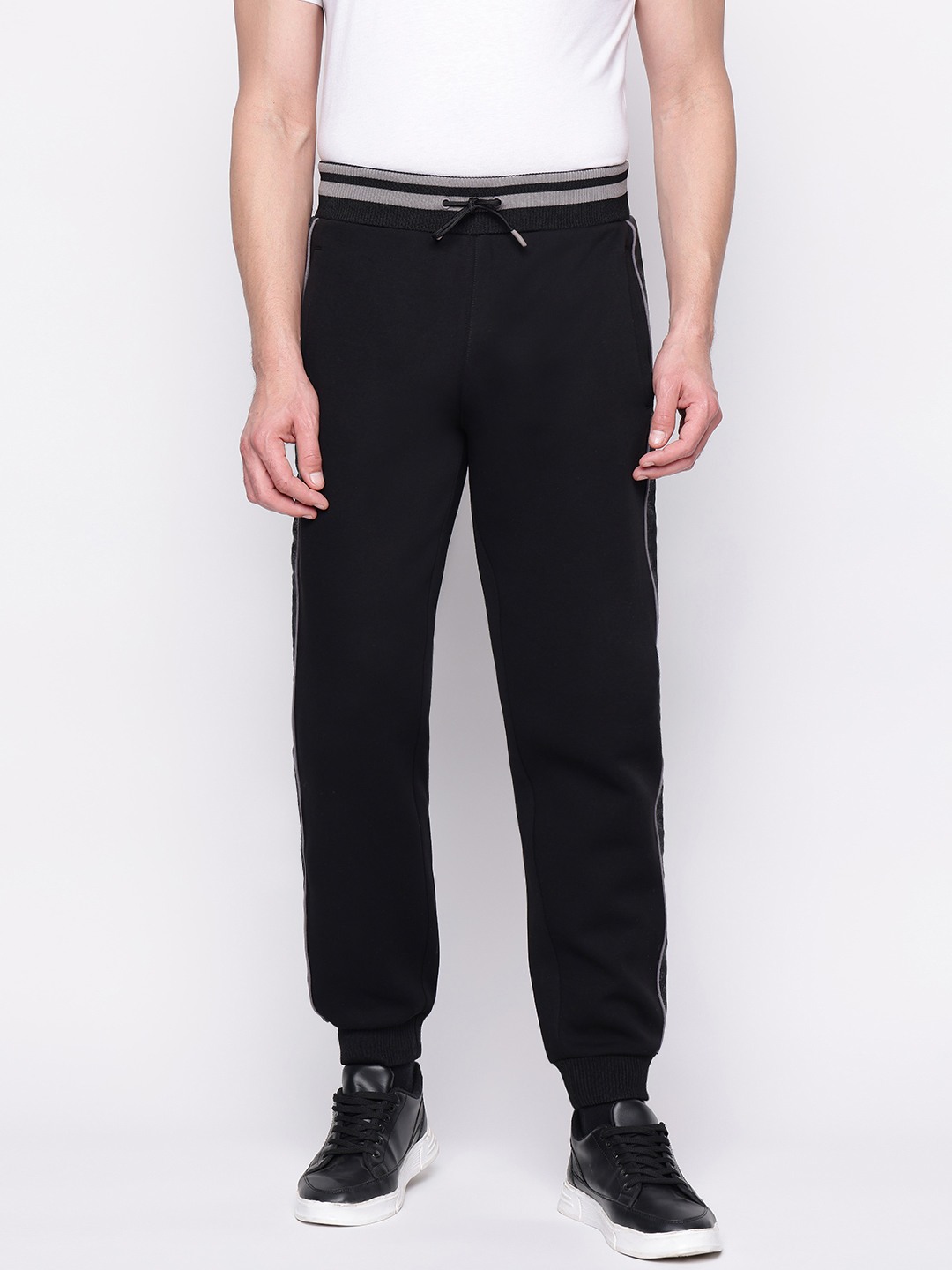 Black Solid Regular Fit Joggers