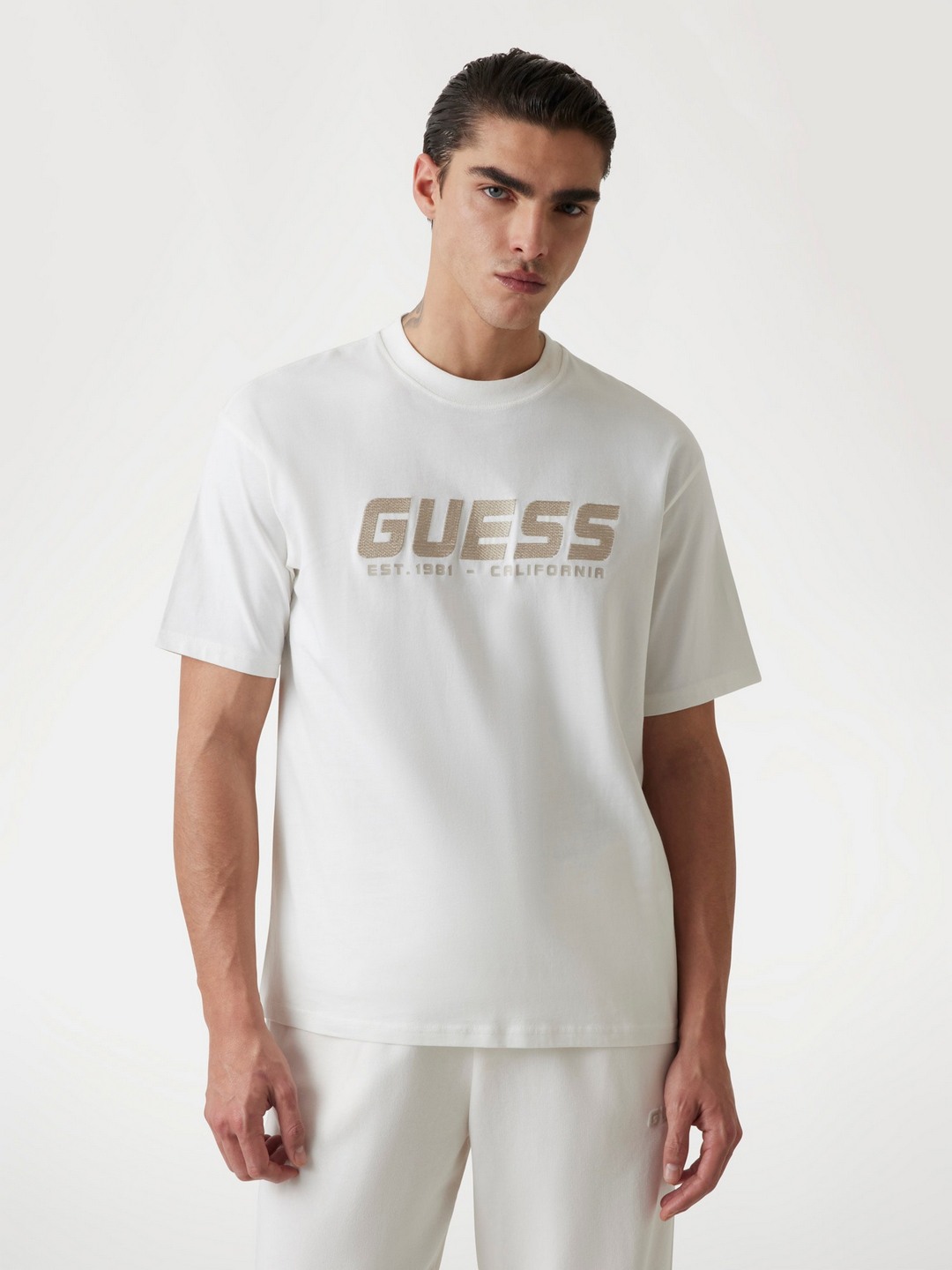 Guess Men's White Embroidered Round Neck Short Sleeves T-Shirt
