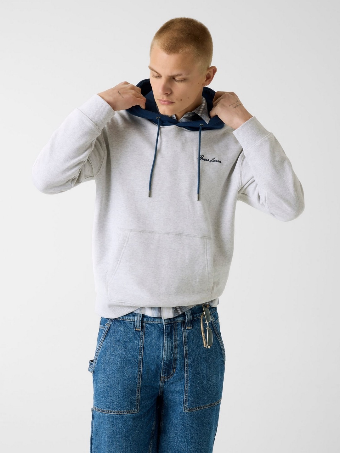 Regular Fit Hooded Neck Solid Pullover Sweatshirt