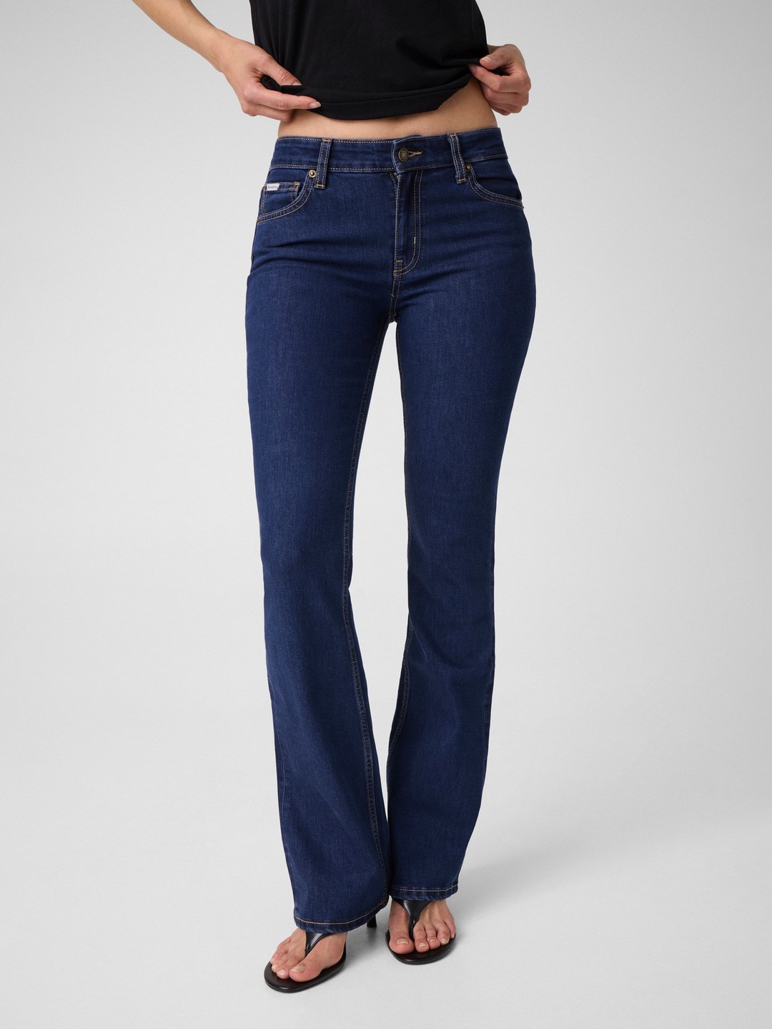 Regular Fit Stretch Denim Mid Rise Solid Jeans