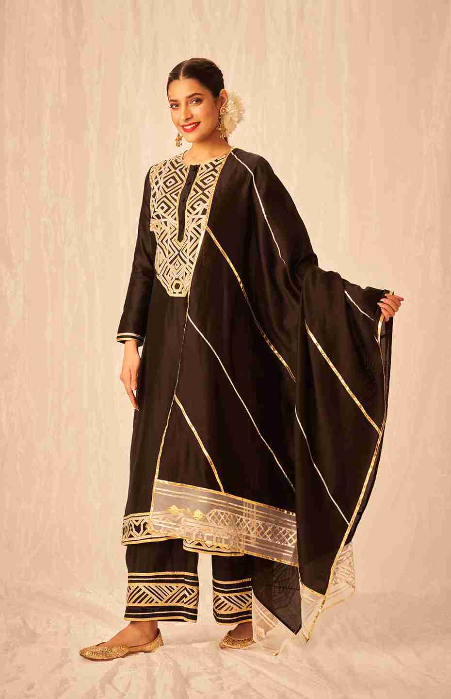 Black Dupatta